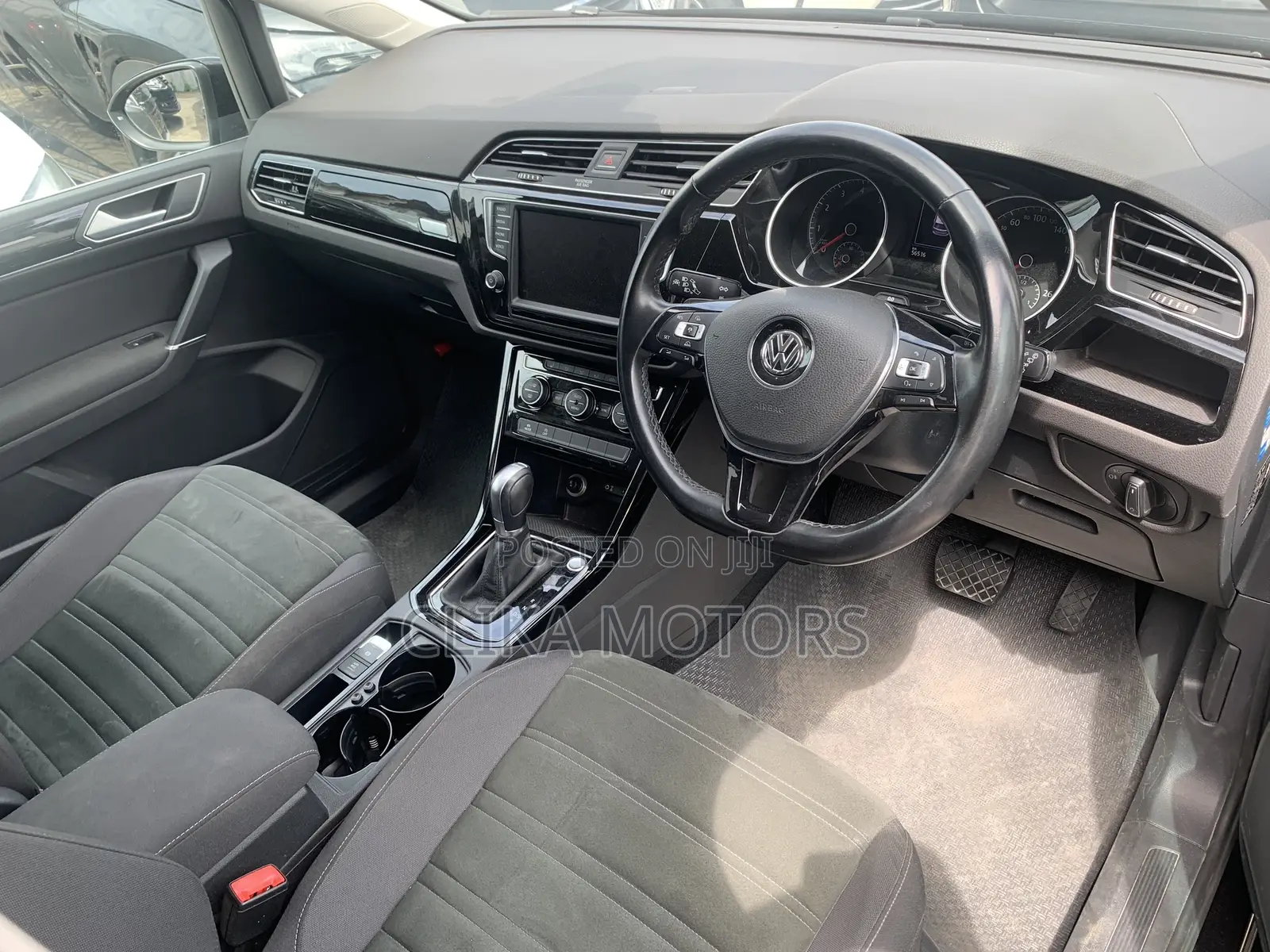 Volkswagen Touran 2016 Black