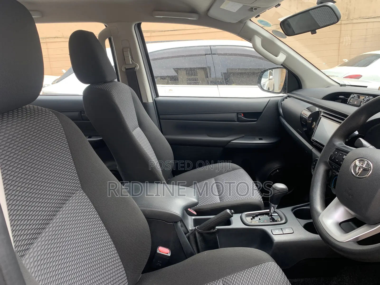 Toyota Hilux 2017 Gray