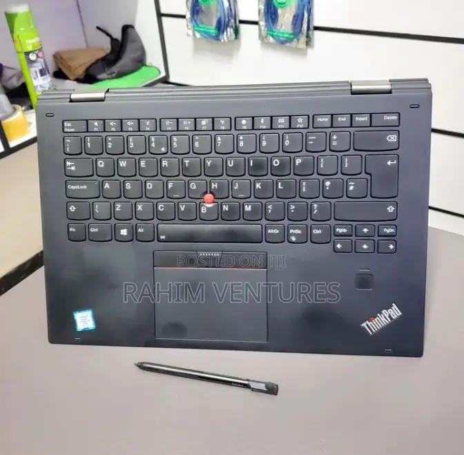 Laptop Lenovo ThinkPad X1 Yoga 16GB Intel Core i7 HDD 512GB