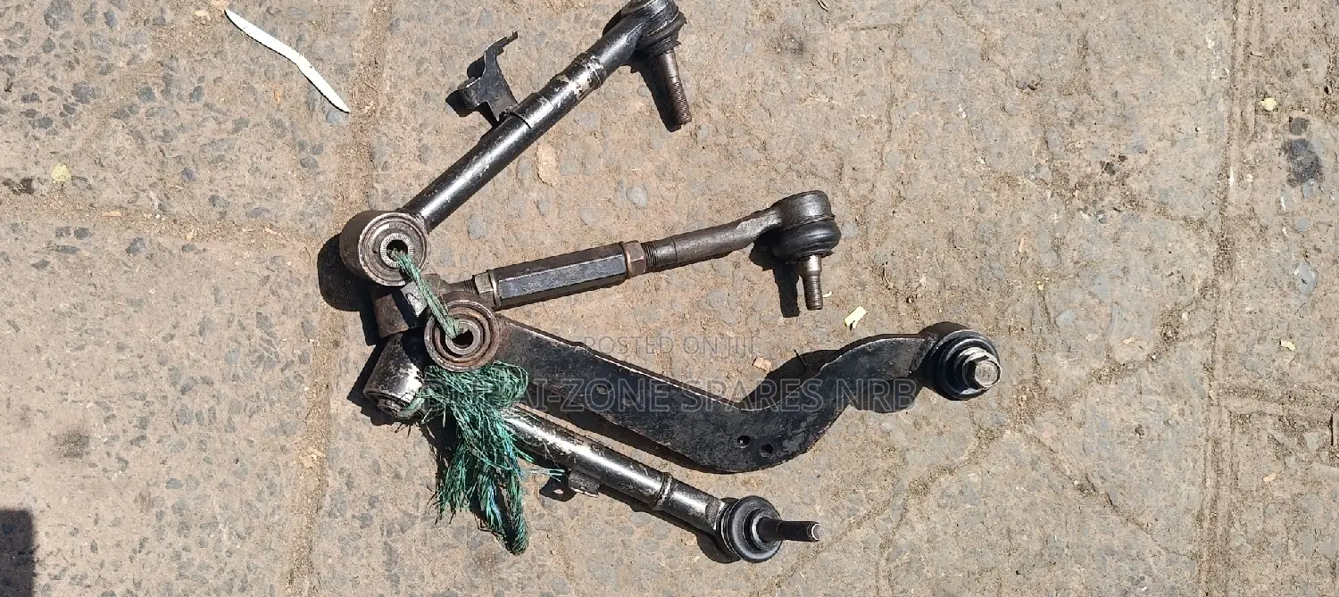 Rear Arms; Harrier,Rumion,Lexus,Wish,Mark X,Vanguard,Rav 4