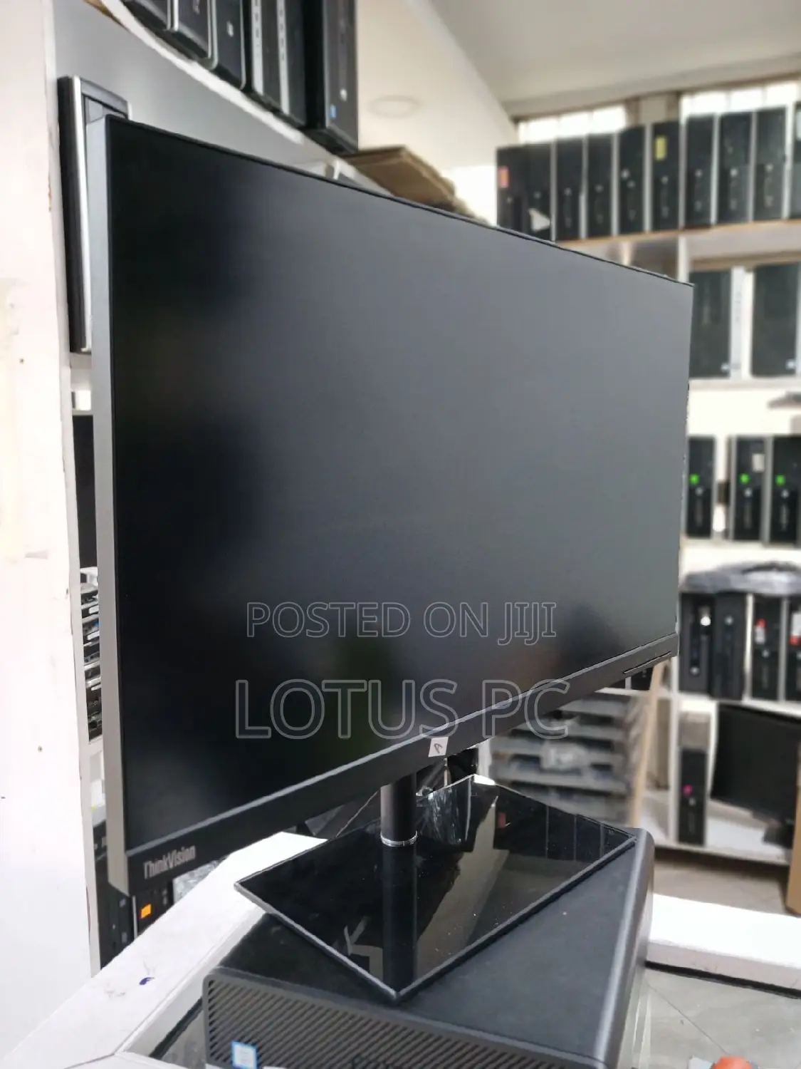 Lenovo 27” Edge to Edge