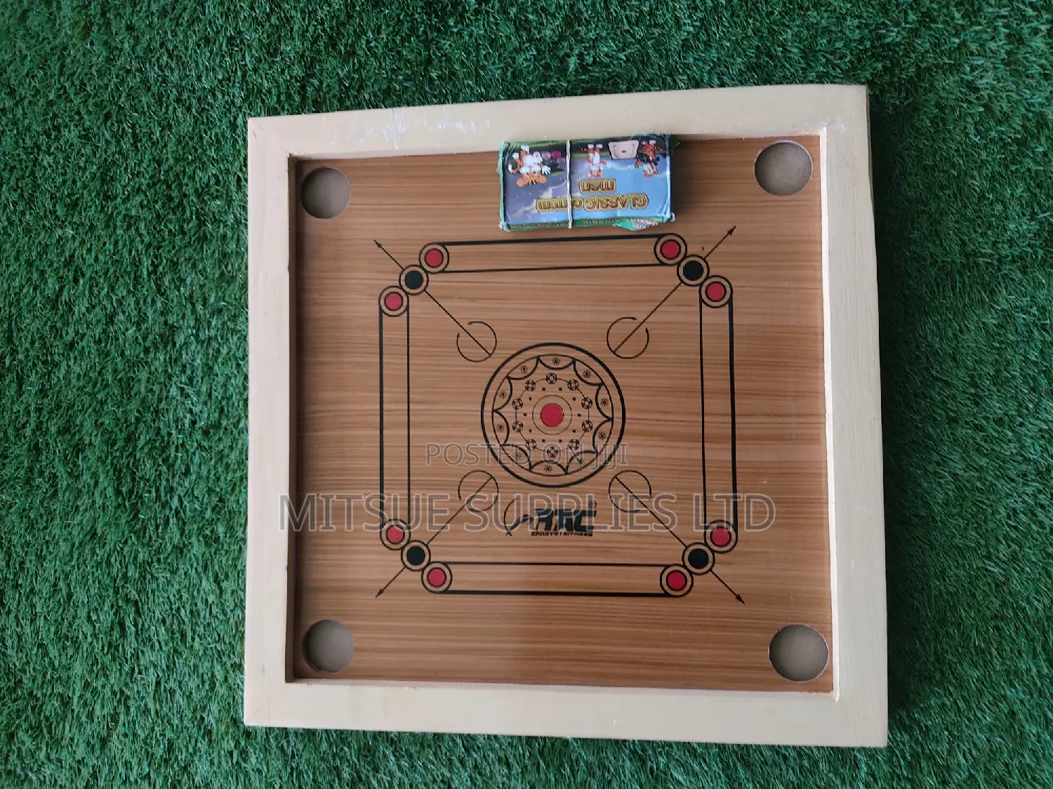 Carrom Board Complete With Carrom Men - 18x18 Inch