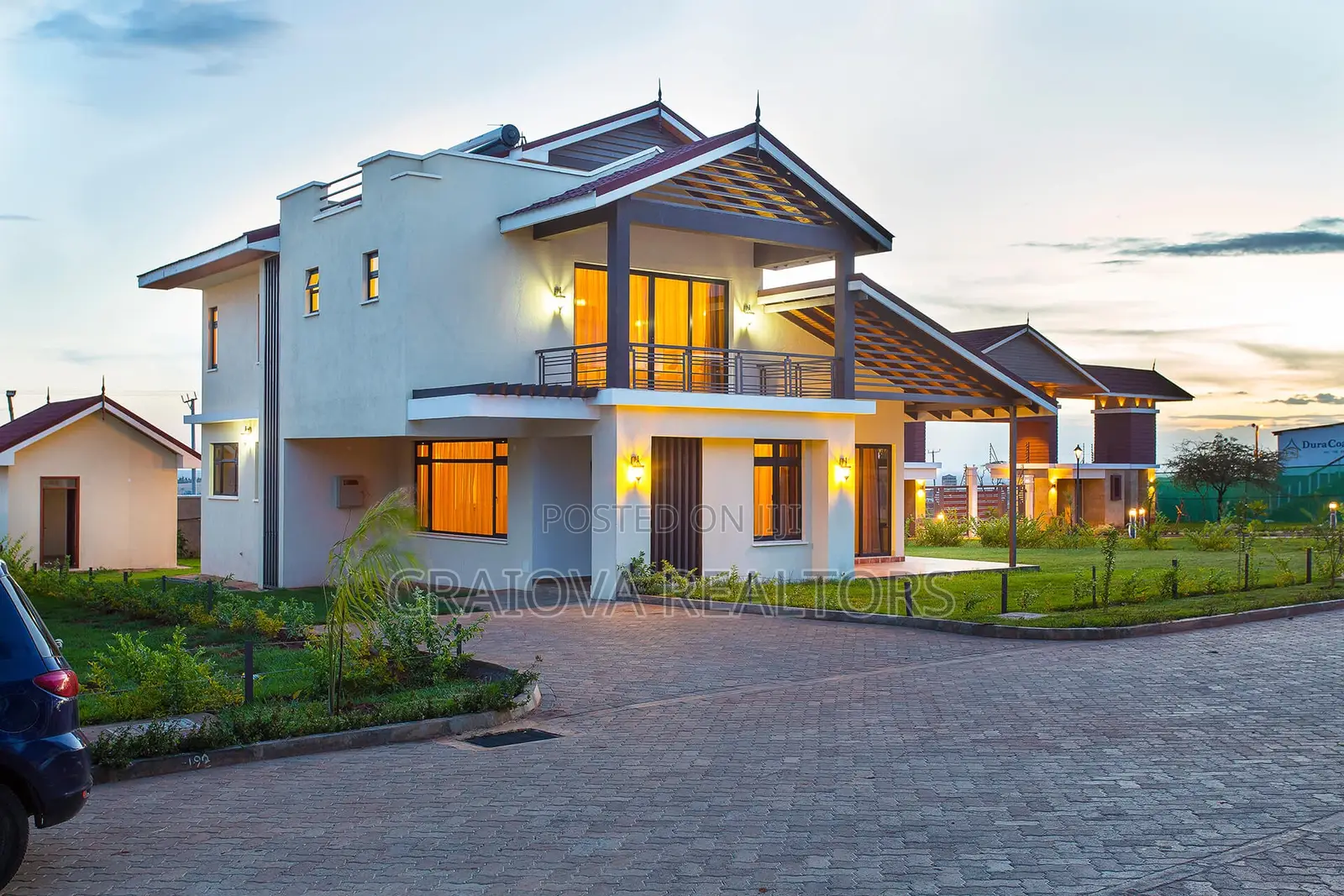 4bdrm Townhouse/Terrace in Junction for sale