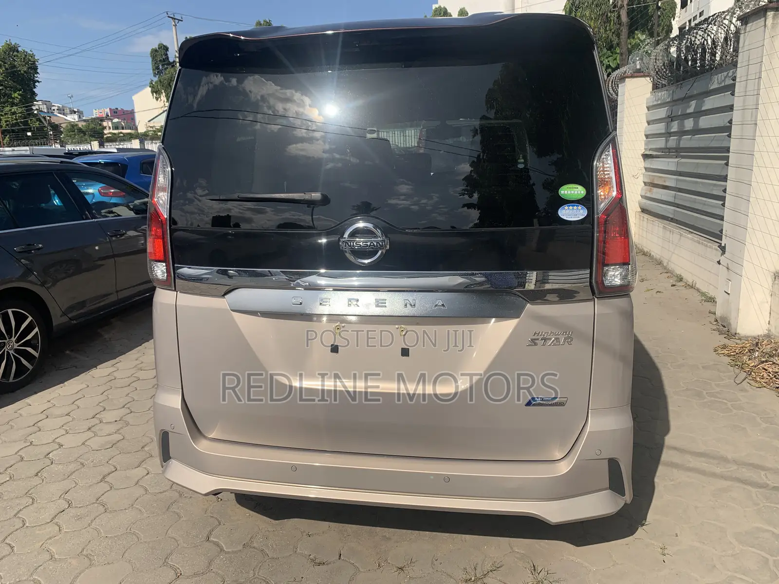Nissan Serena 2017 Gold