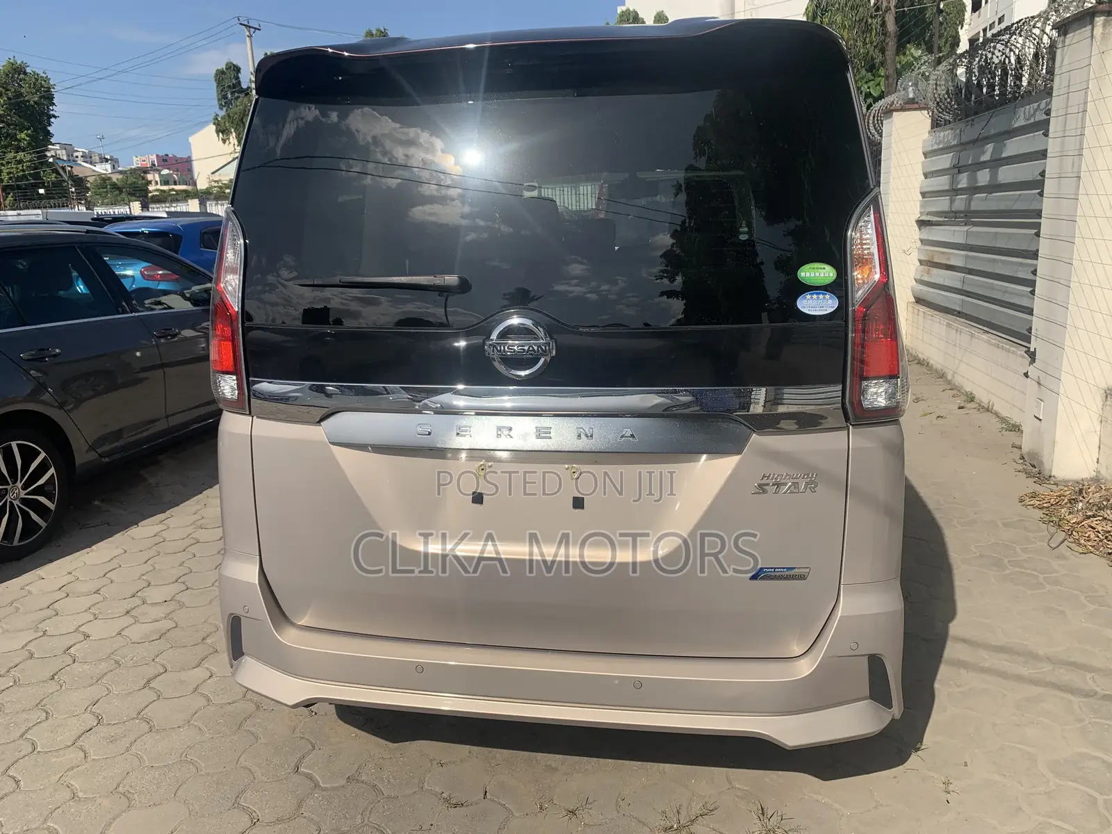 Nissan Serena 2017 Gold