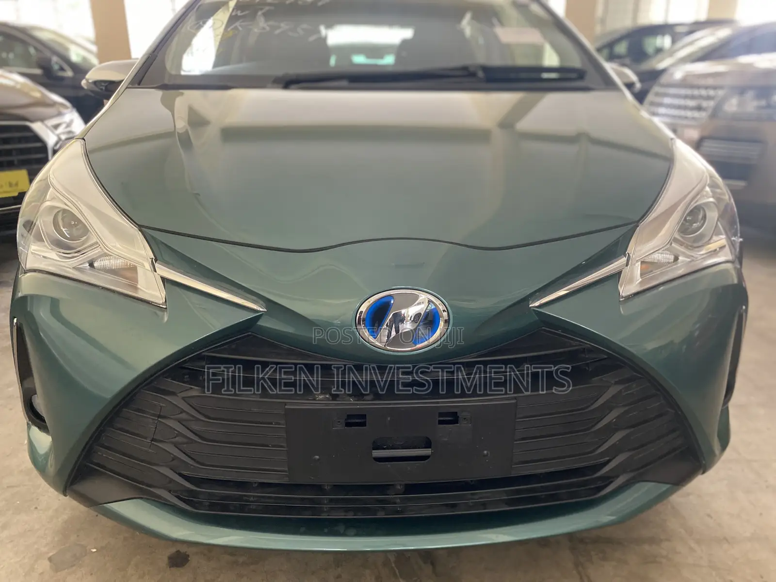 Toyota Vitz 1.5 FWD Hybrid 5dr 2017 Green