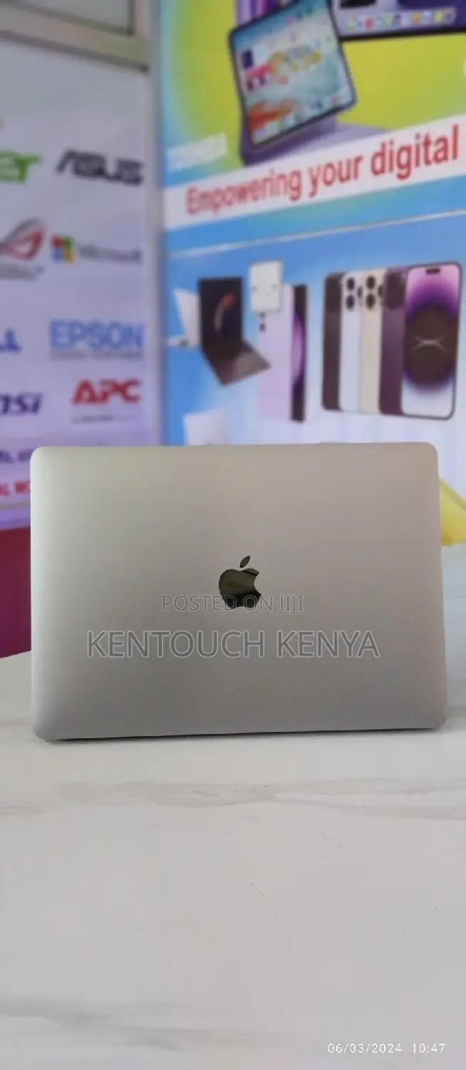Laptop Apple MacBook Pro 2017 16GB Intel Core i7 SSD 256GB