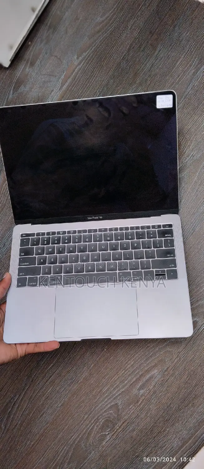 Laptop Apple MacBook Pro 2017 16GB Intel Core i7 SSD 256GB