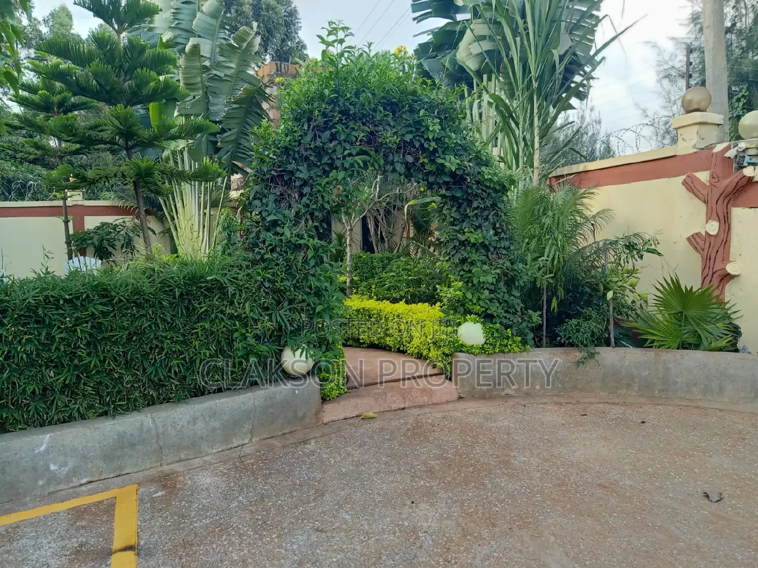 3bdrm Townhouse/Terrace in Karan, Karen for sale