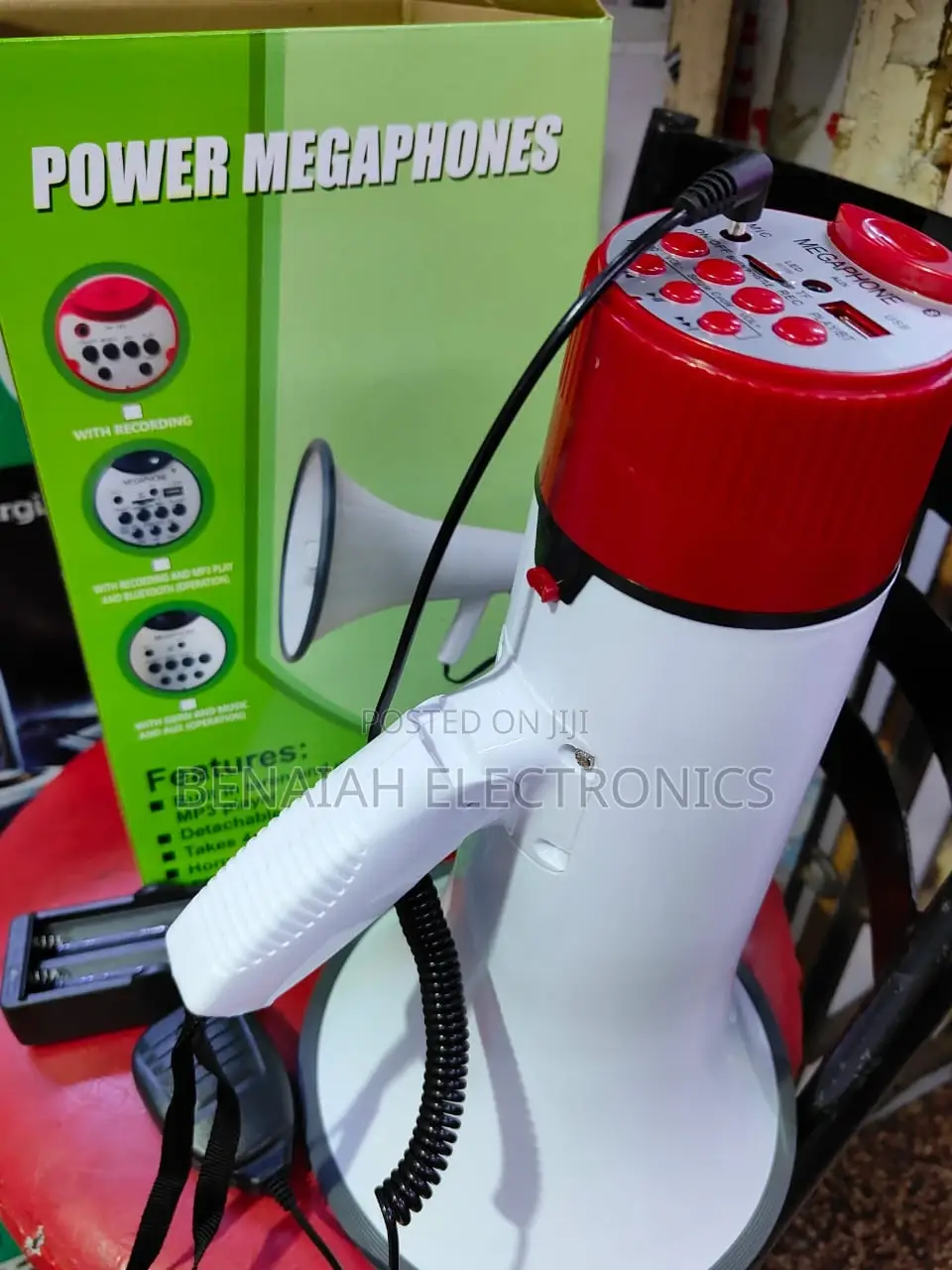 New Powered Megaphone With Hand Grip Type,Mp3 Player