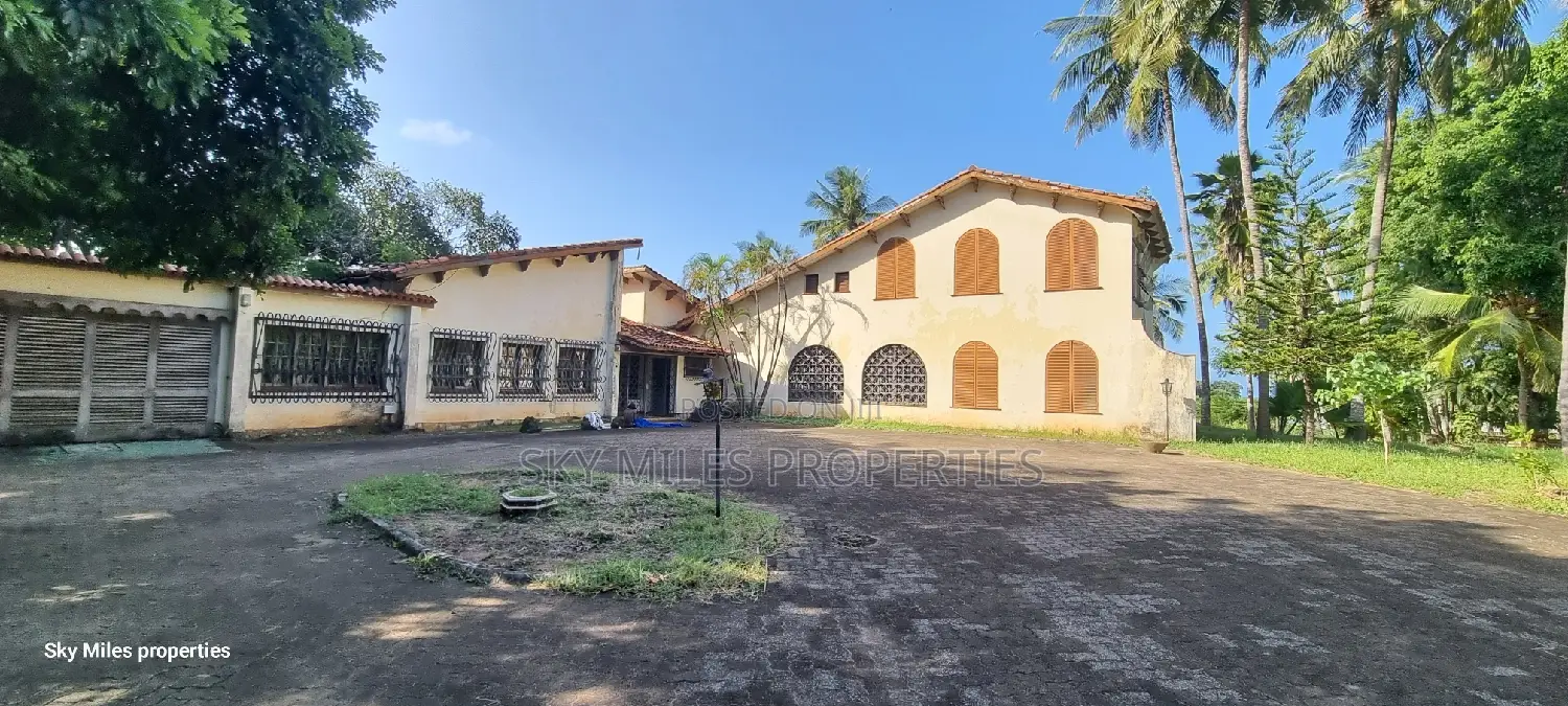 Serena, a Prime 3.7 Acre Creek Beach Plot for Sale