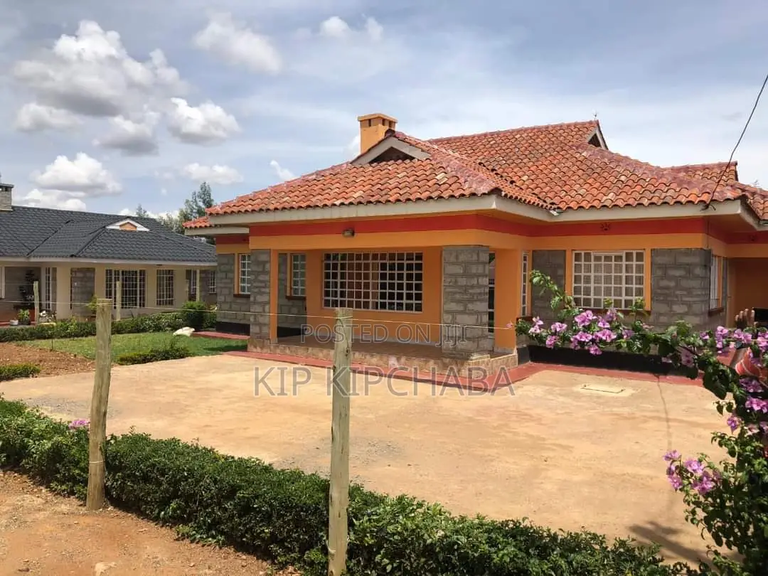 3bdrm Bungalow in Blossom Elgonview for sale