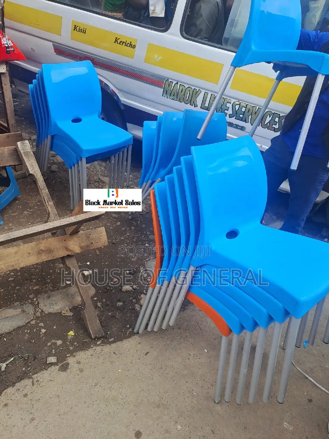 Comfortable Armless Plastic Chair With Metal Legs