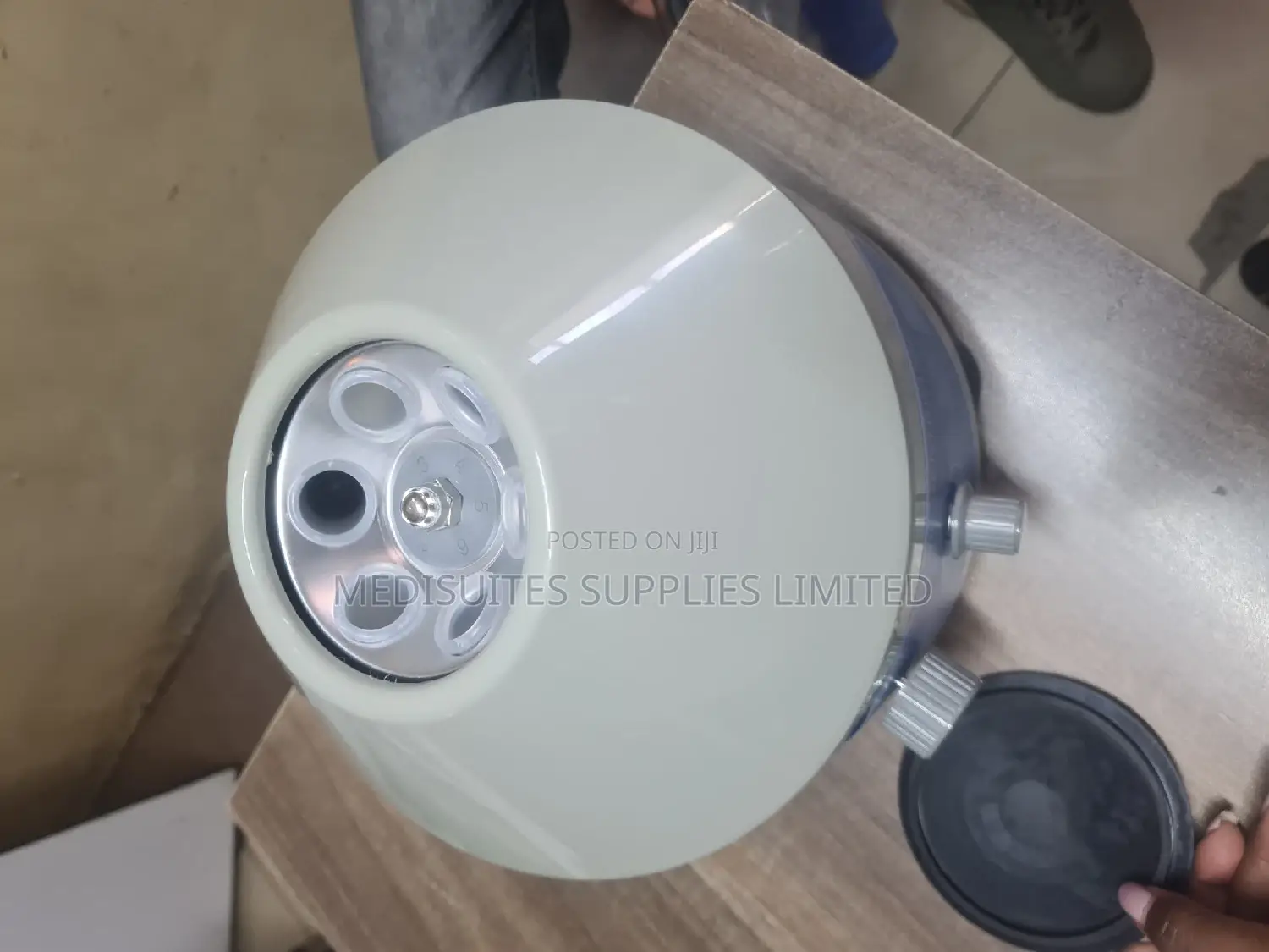 Centrifuge 6holes ( Table Top Centrifuge.