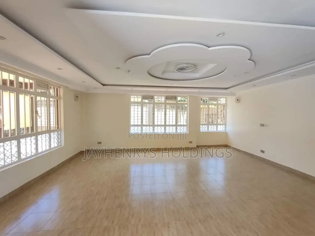 5bdrm Villa in Membley Estate for sale