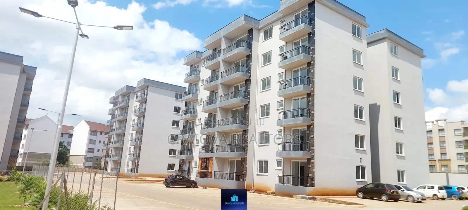 3bdrm Apartment in Gateway Mall Area for sale