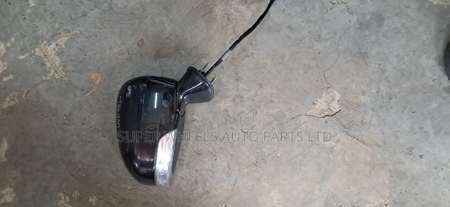 Sidemirror Toyota Avensis 2013 Model