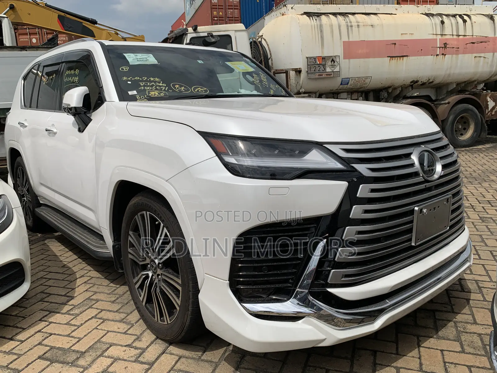Lexus LX 2022 White