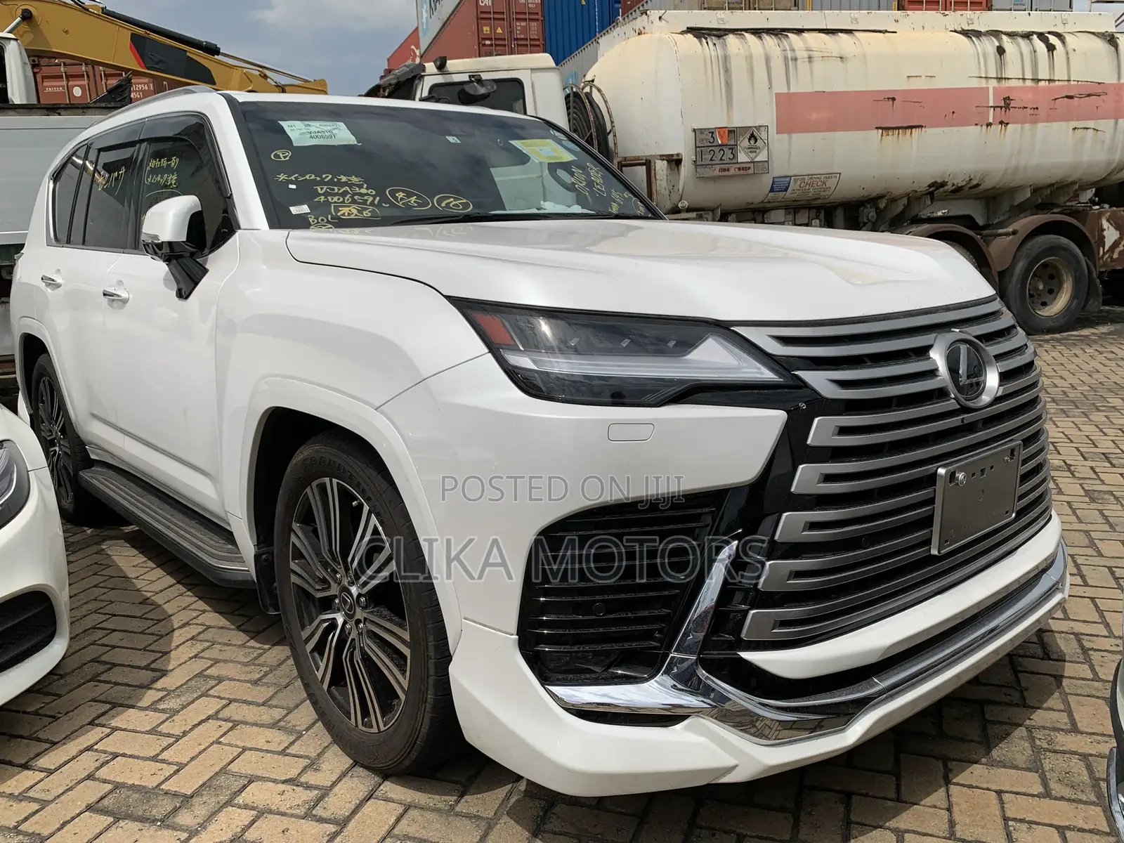 Lexus LX 2022 White