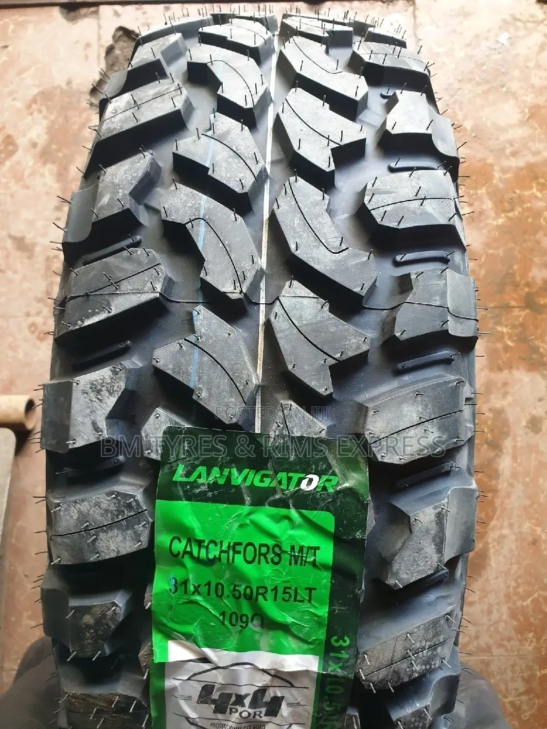31X10.50R15 Lanvgator Tyres (M/T)