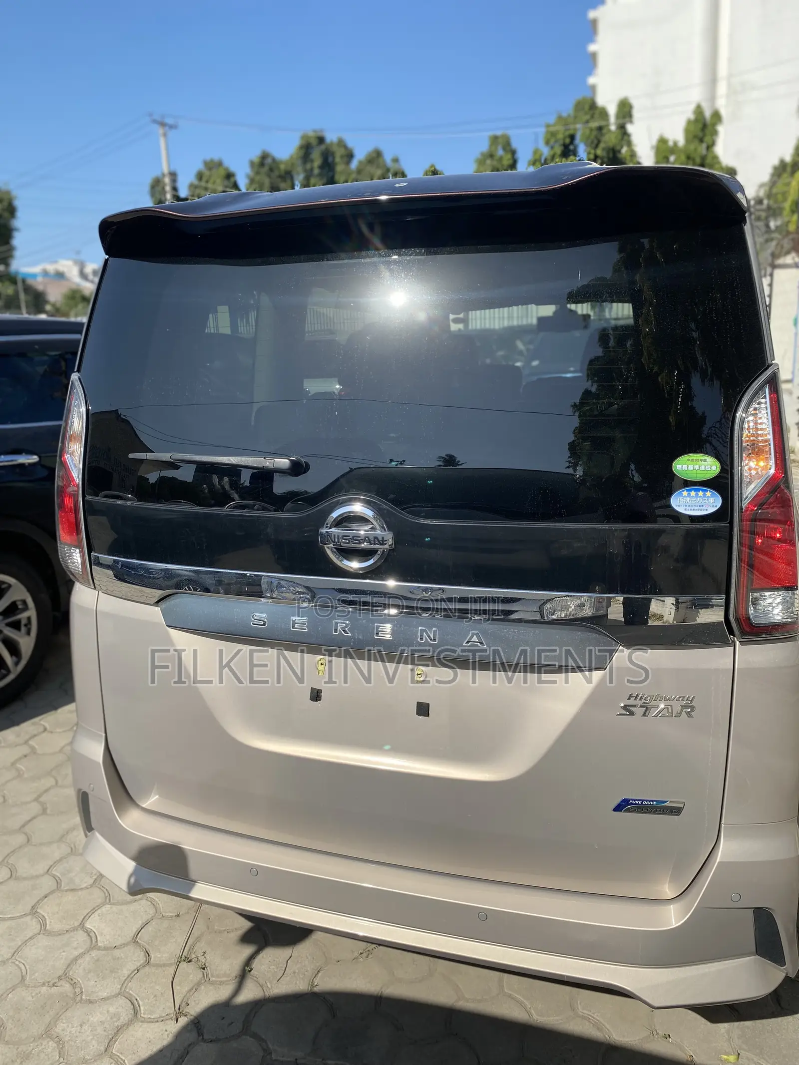 Nissan Serena 2018 Beige