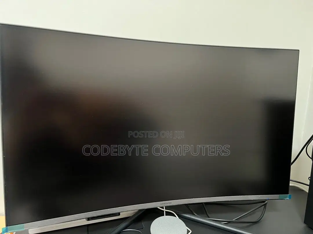 Samsung U32R590 32" UHD Curved*Samsung U32R590 "Monitor