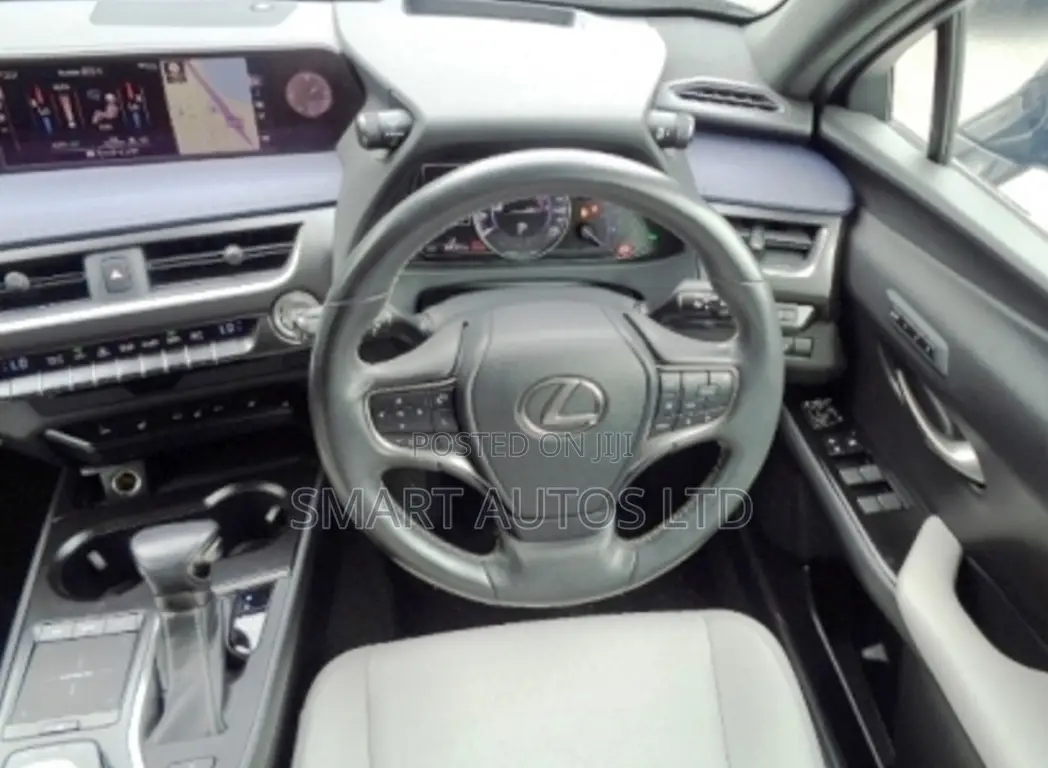 Lexus UX 200 2019 Green