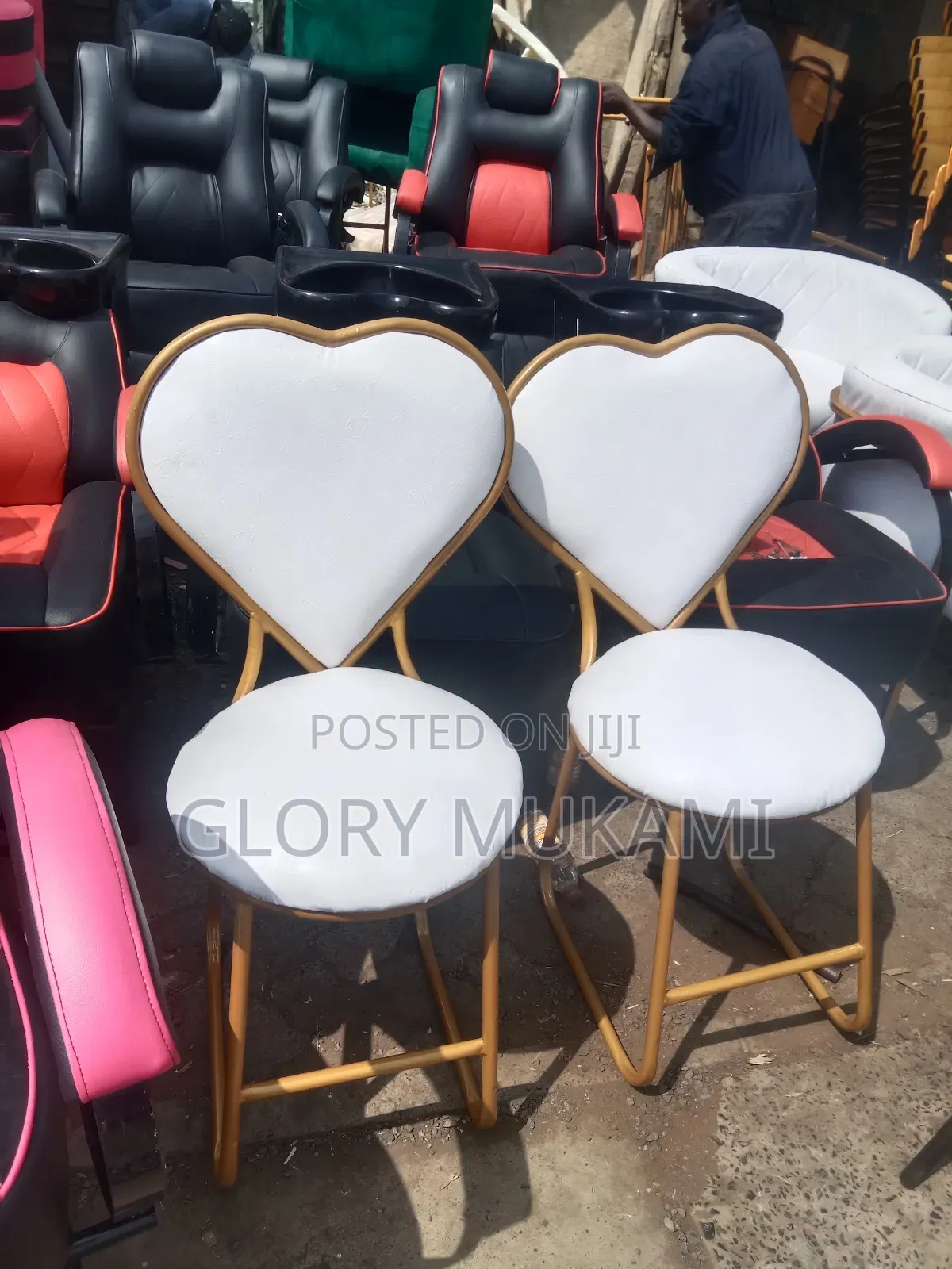 Maniure Chairs