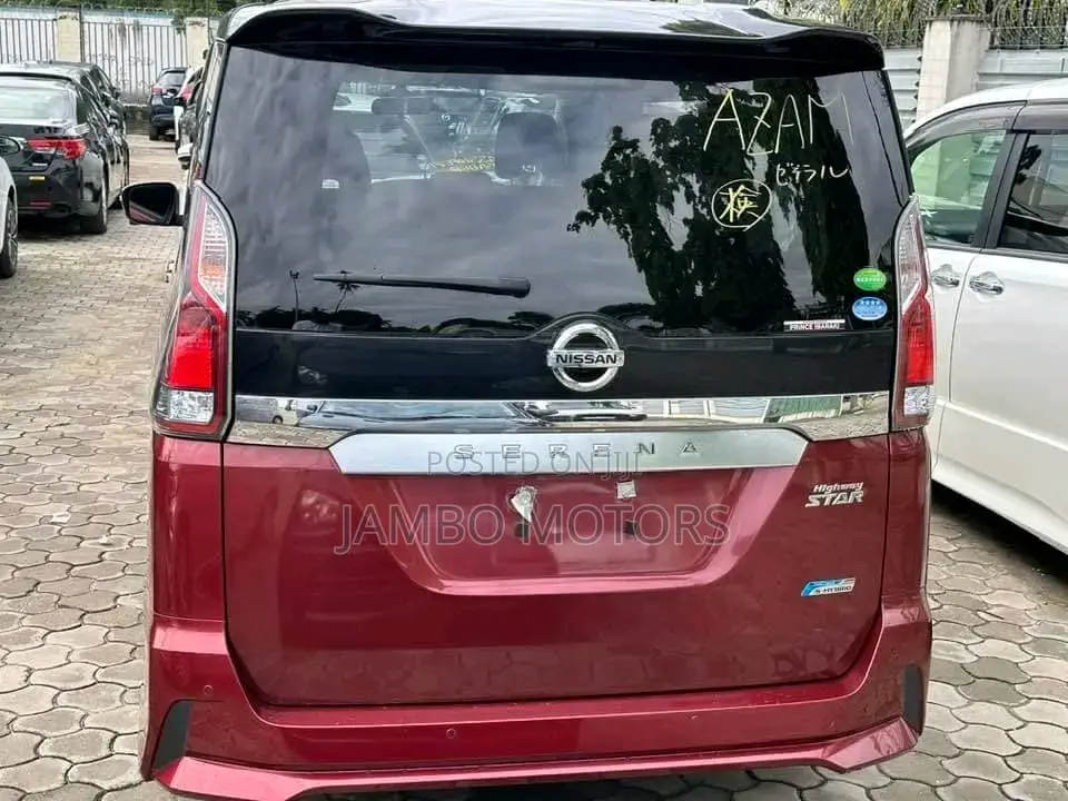 Nissan Serena 2017 Red