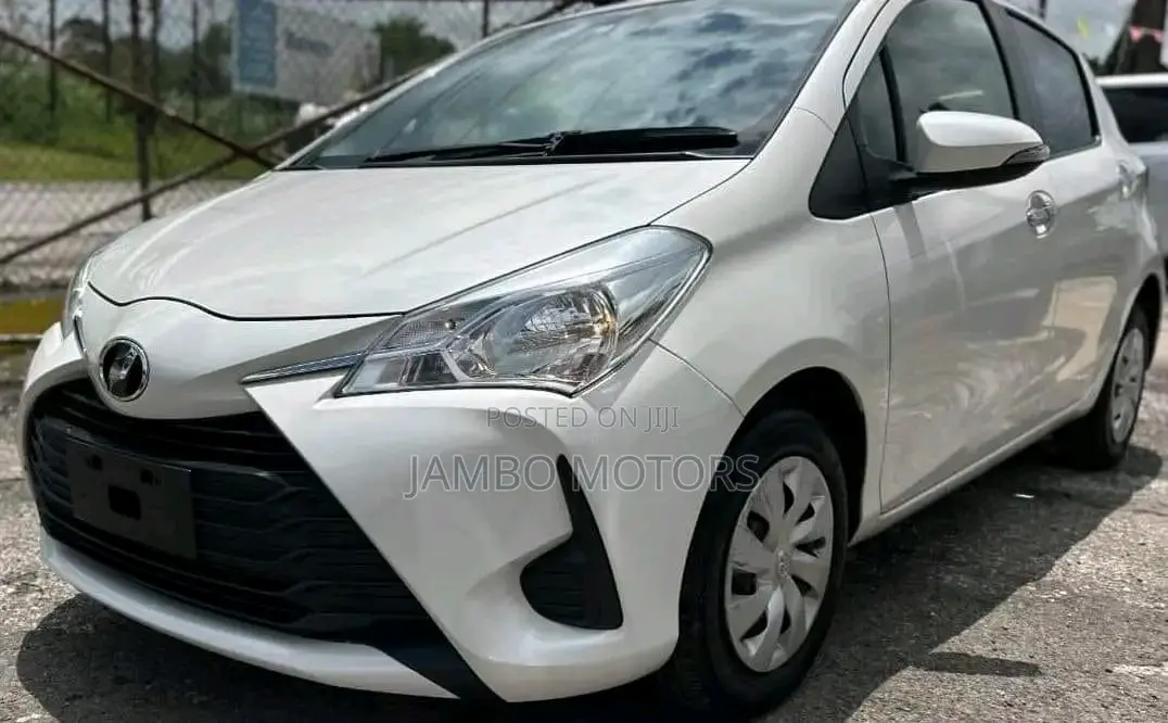 Toyota Vitz 1.0 FWD 5dr 2017 White