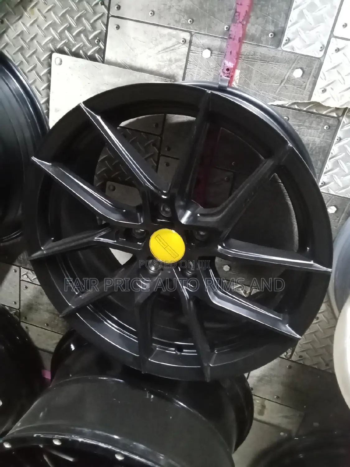 Sports Rims and Tyres Black Size 17s
