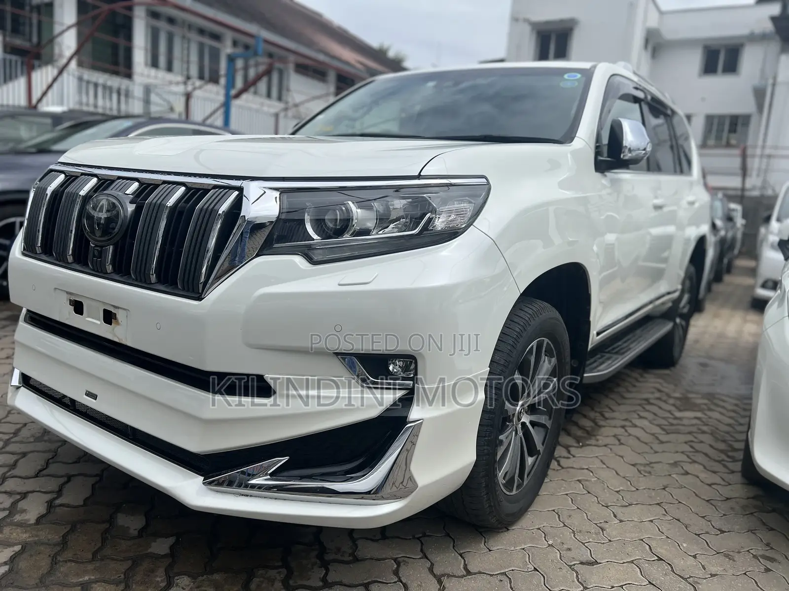 Toyota Land Cruiser 2017 White
