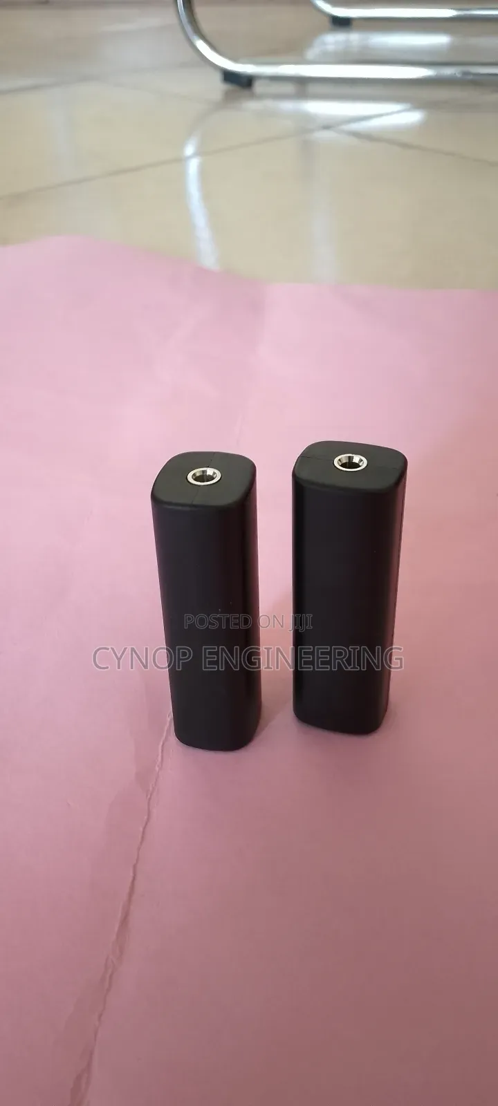 Portable Humming Eliminator for Musicians