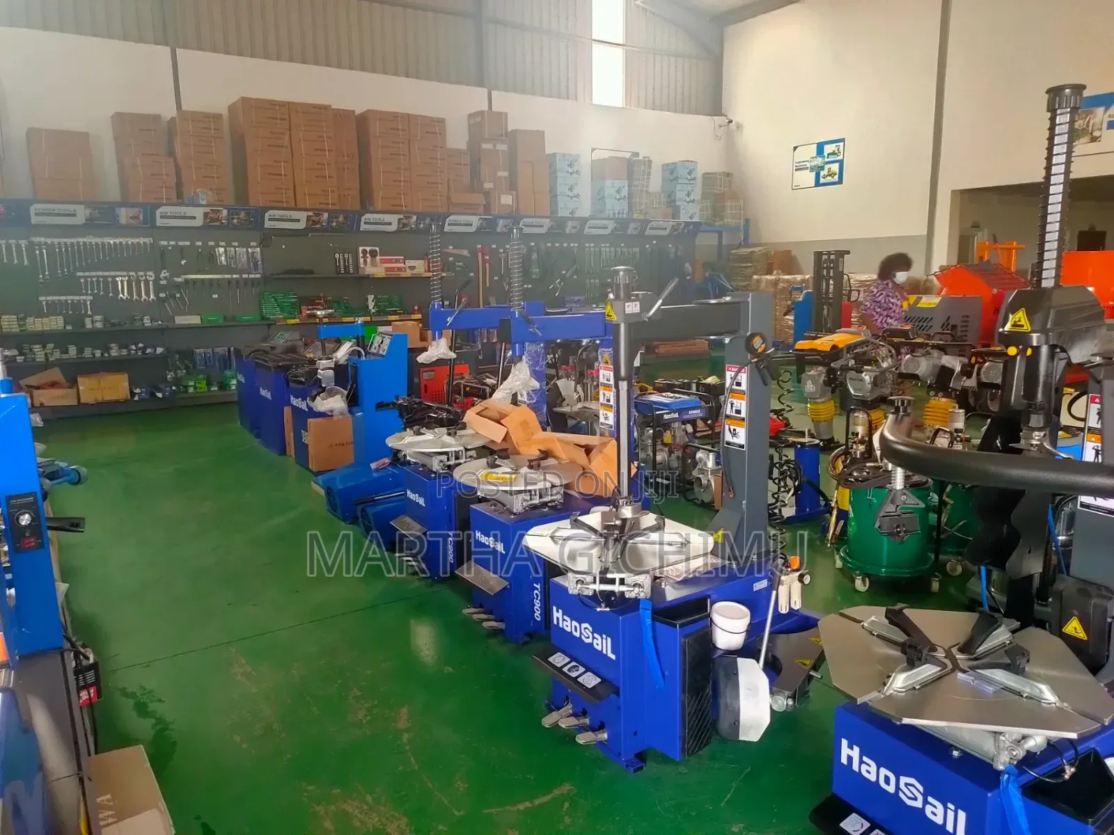 Tyre Changing Machine Available