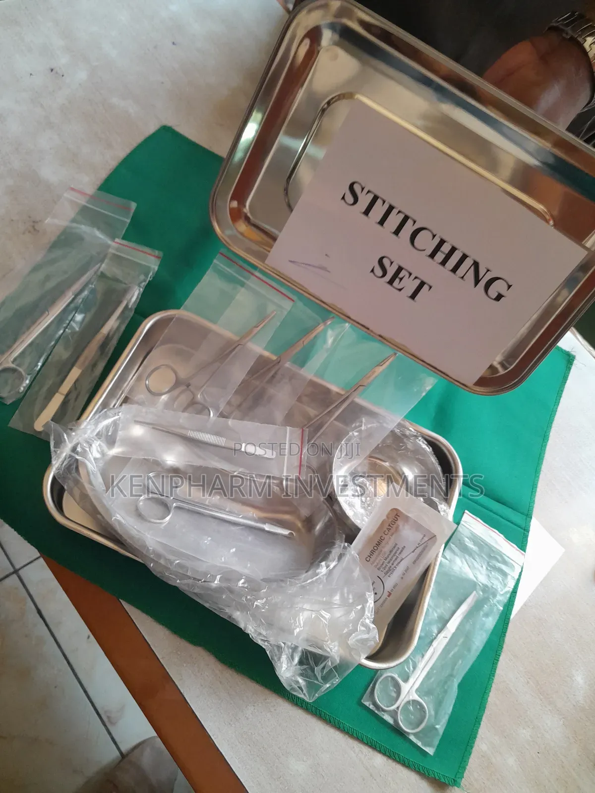 Stitching Set Complete With Instrument Tray