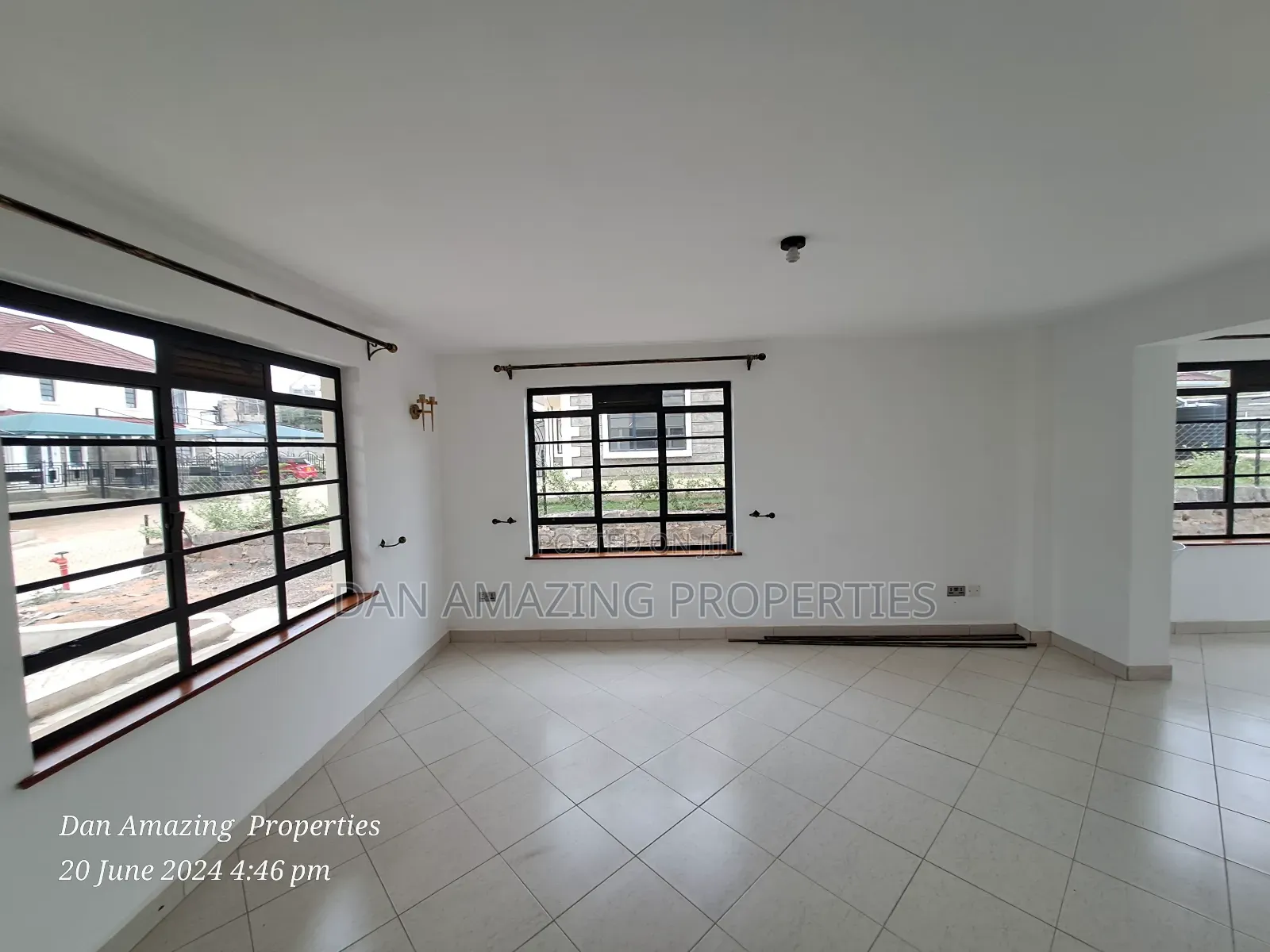 4bdrm Maisonette in Lukenya Plain/Dsq, DayStar Area for sale
