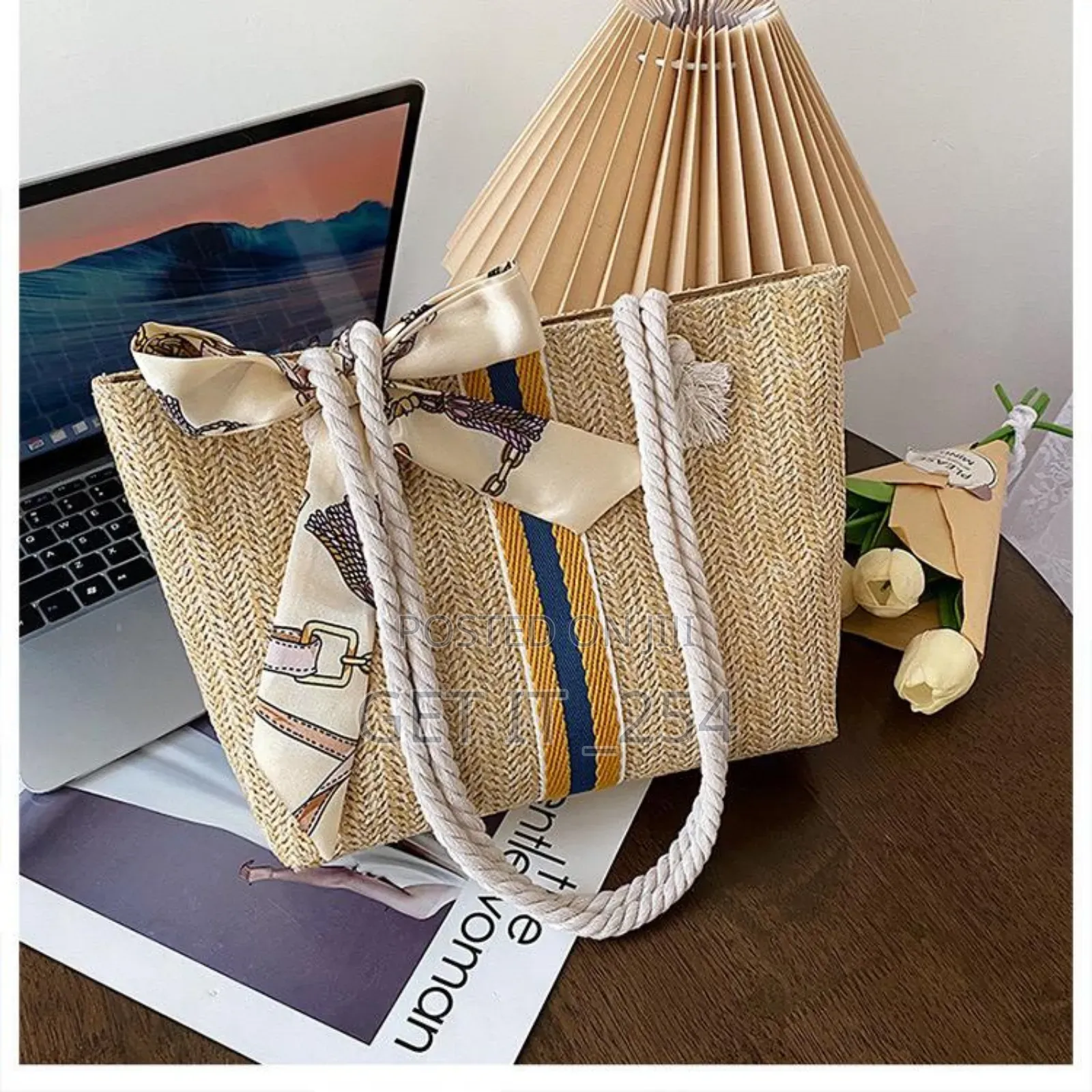 . *Chic Fashion Straw Tote Bag Size: 25×7×20cm