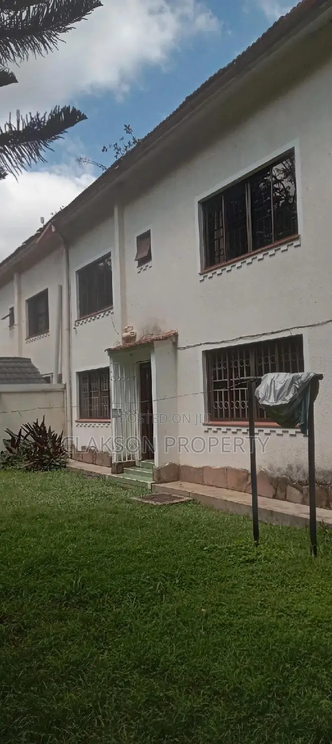 4bdrm Maisonette in Lavington for sale