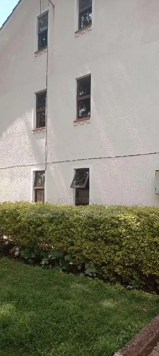 4bdrm Maisonette in Lavington for sale