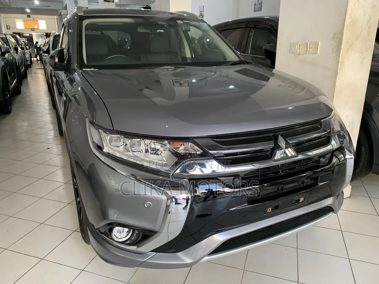 Mitsubishi Outlander 2.0 PHEV AWD 2017 Silver