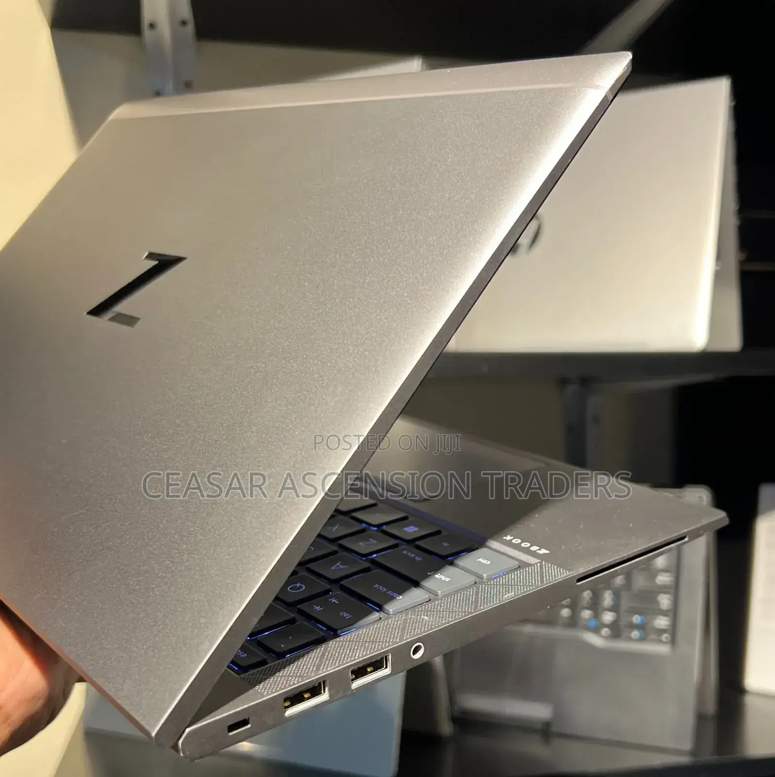 Laptop HP ZBook Firefly G8 16GB Intel Core I7 SSD 256GB