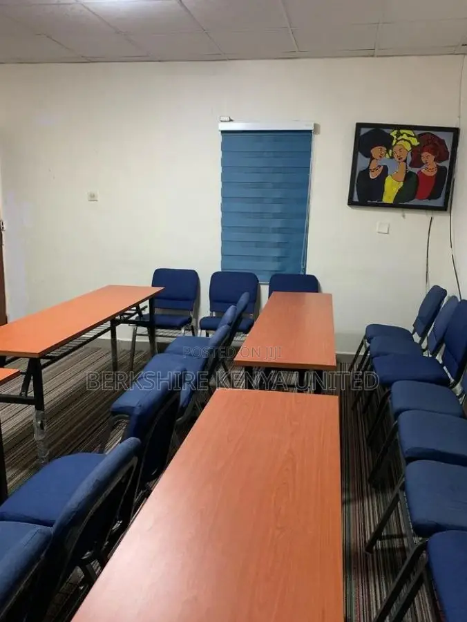 Versatile Offices With Desks And Chairs