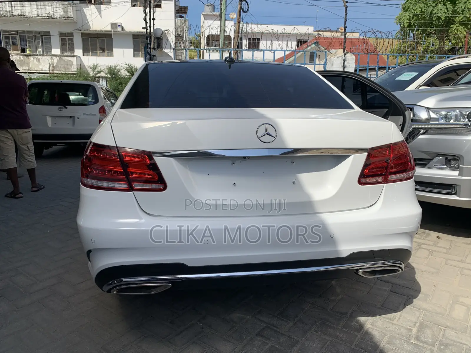 Mercedes-Benz E250 2016 Off white