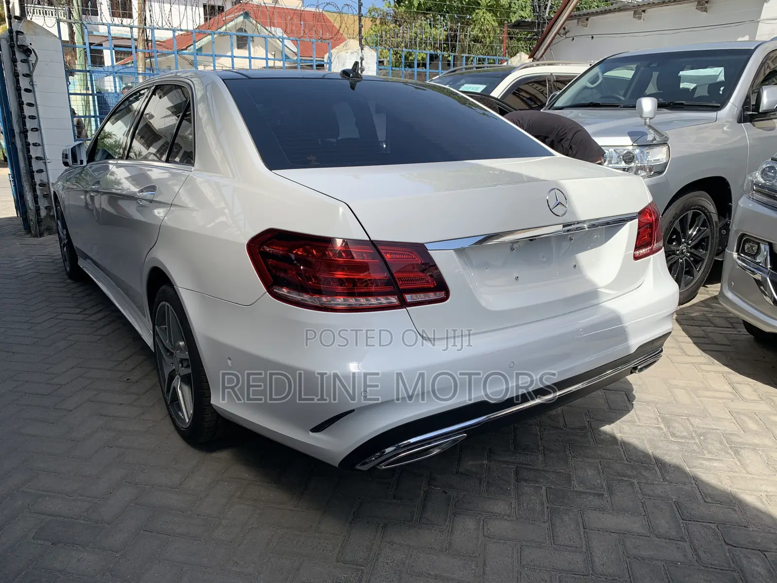 Mercedes-Benz E250 2016 Off white