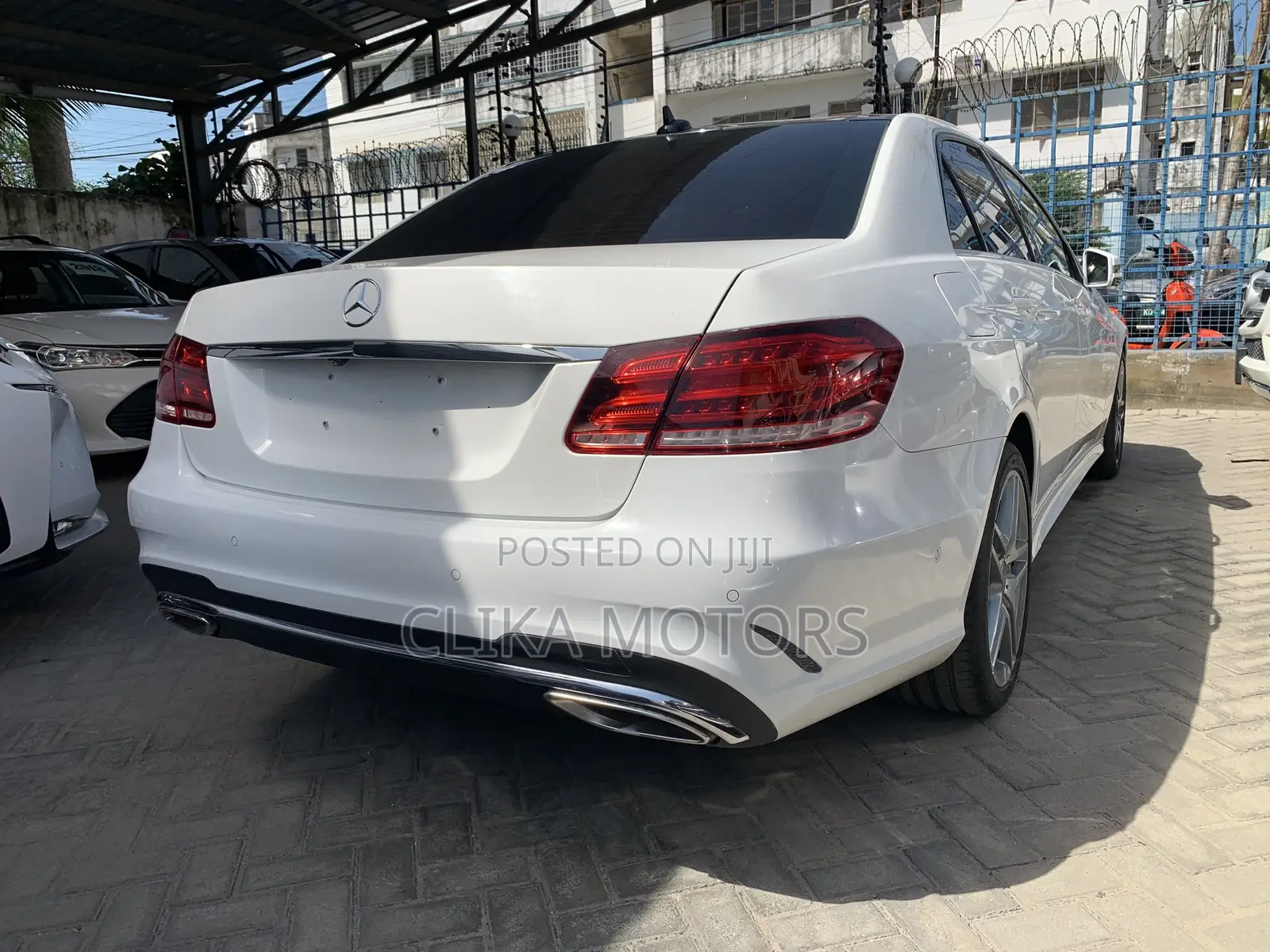 Mercedes-Benz E250 2016 Off white