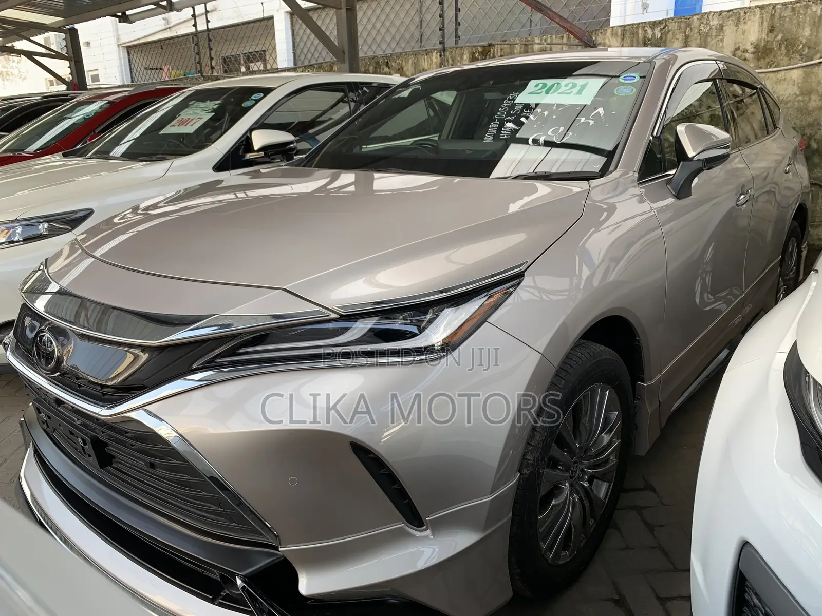 Toyota Harrier 2.5 Hybrid 2021 Ivory