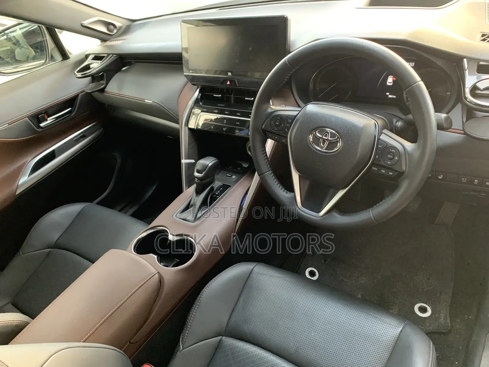 Toyota Harrier 2.5 Hybrid 2021 Ivory