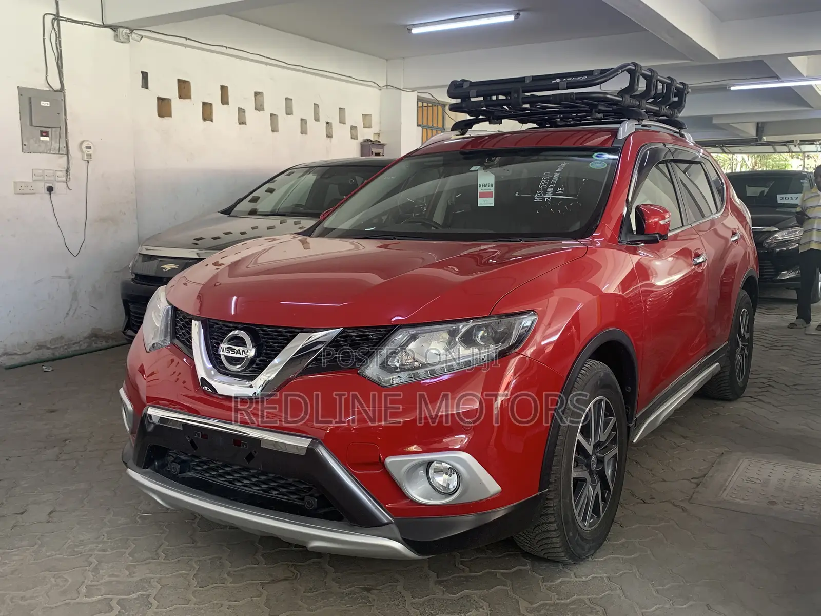 Nissan X-Trail 2.0 Petrol FWD 2016 Red
