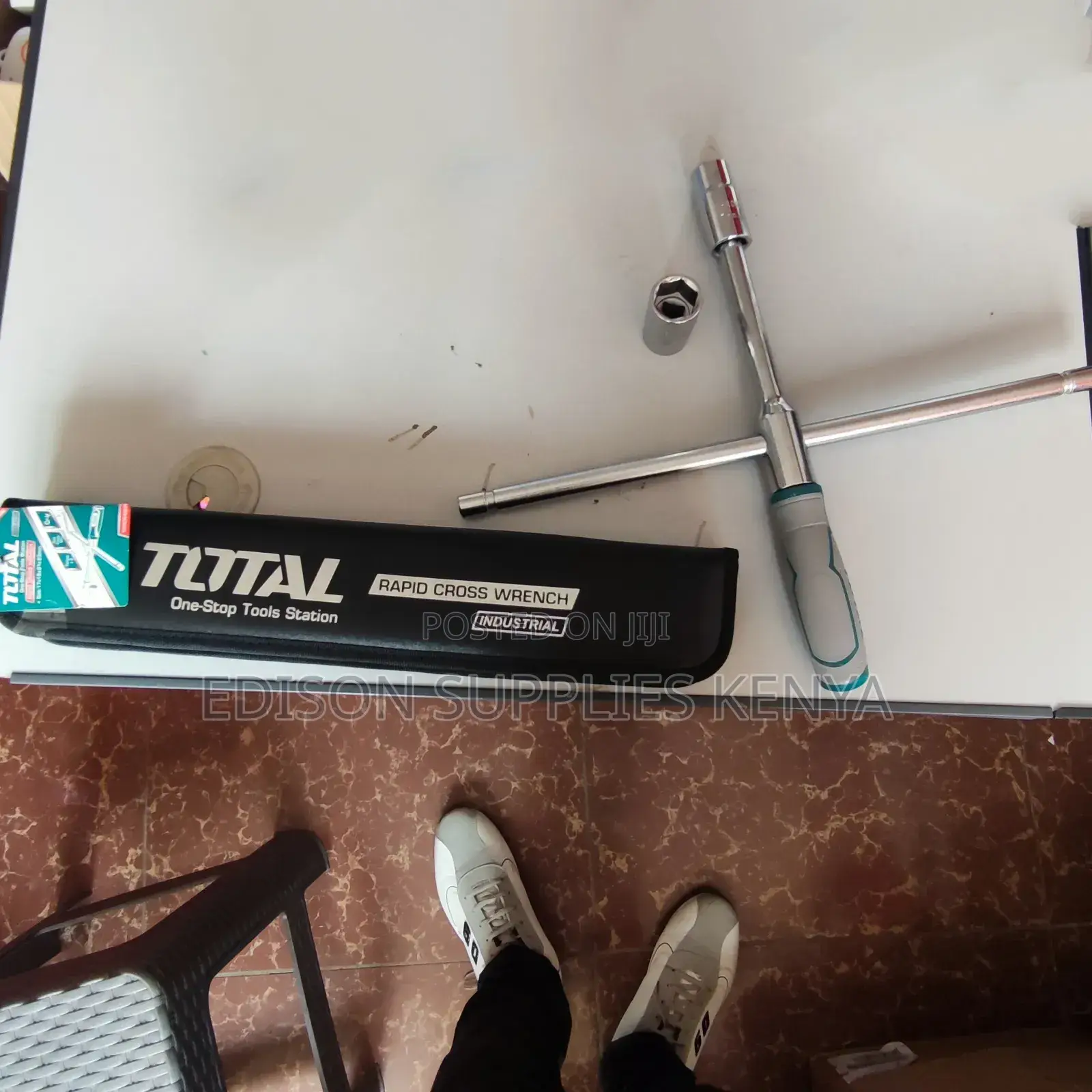 TOTAL RAPID CROSS WRENCH 16" Lug Nut Wrench Wheel Opener