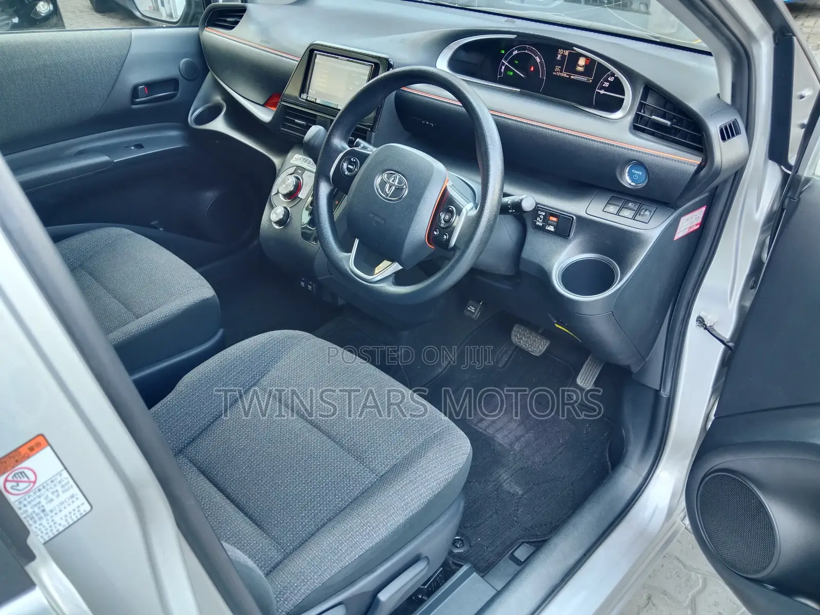Toyota Sienta 1.5 Hybrid FWD (6-seater) 2019 Silver